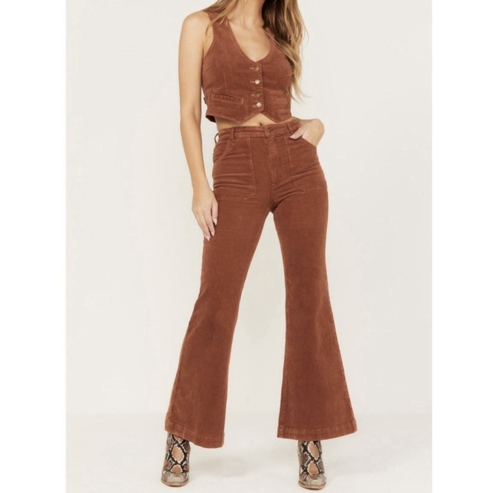 ROLLA'S Women's Sz 26 Tan Cord Eastcoast High Rise Flare Corduroy in Chestnut